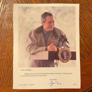 🇺🇸George W. Bush 43rd US President Personally Autographed Photo!